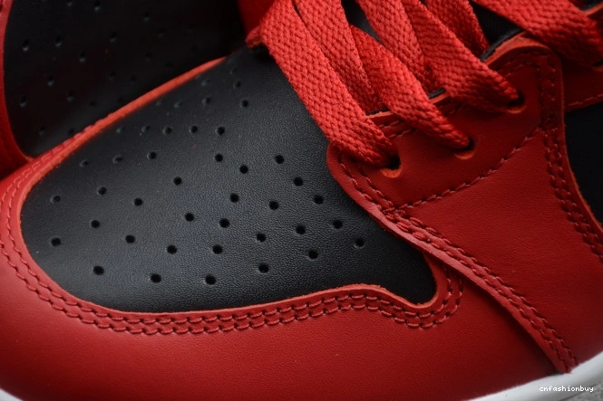 Varsity Jordan BQ4422-600 Red 1 Air High 85 1003